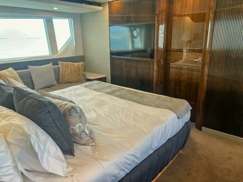 2024 Fairline Squadron 68