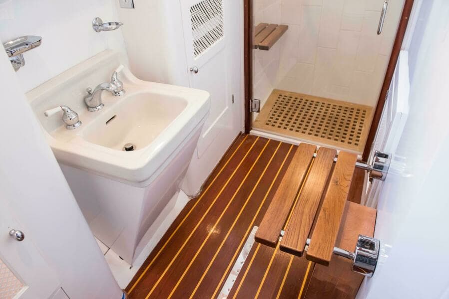 1947 Trumpy Raised Pilot House