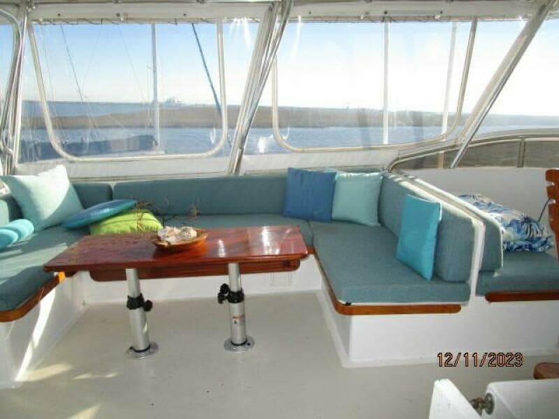 72' DeFever flybridge port