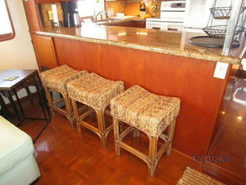 72' DeFever salon port forward