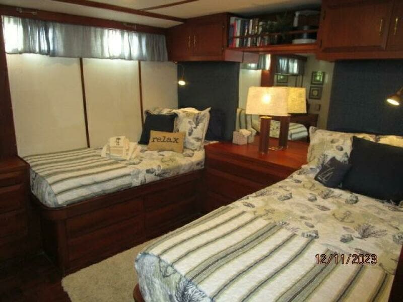 72' DeFever port aft guest stateroom