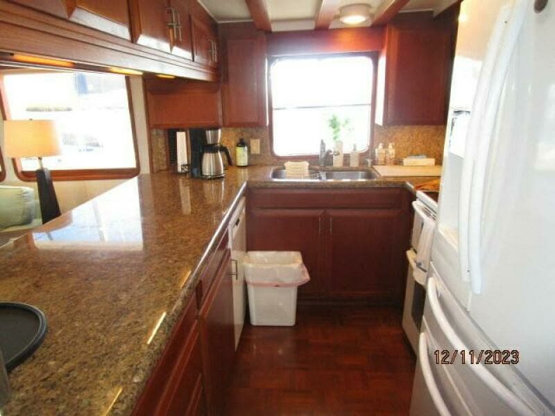 72' DeFever galley2