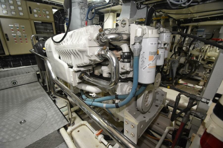 2006 Farmont 70 Expedition Yacht