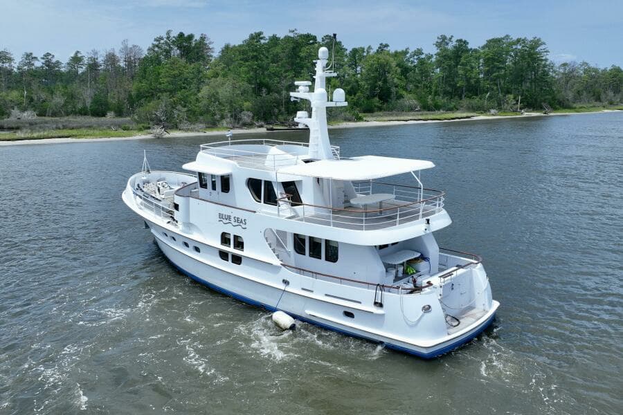2006 Farmont 70 Expedition Yacht