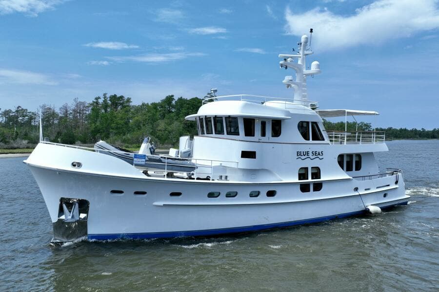 2006 Farmont 70 Expedition Yacht