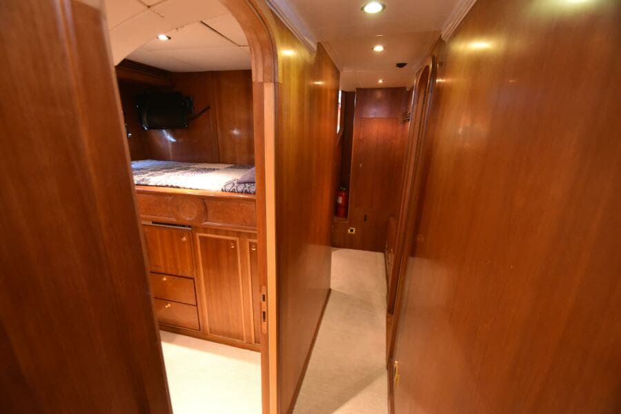2006 Farmont 70 Expedition Yacht