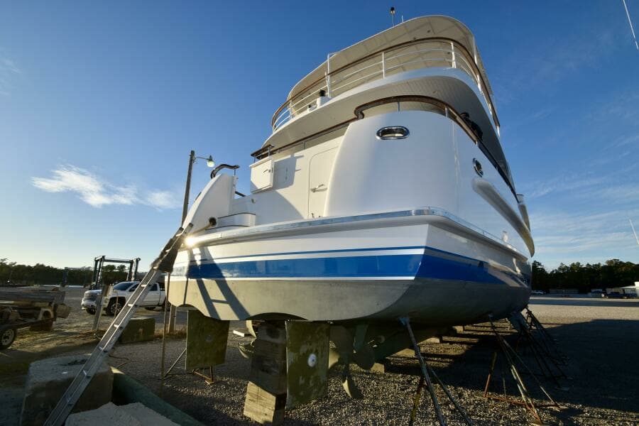 2006 Farmont 70 Expedition Yacht