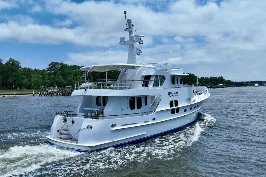 2006 Farmont 70 Expedition Yacht