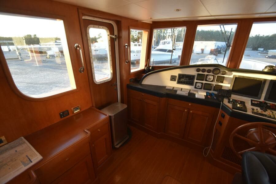 2006 Farmont 70 Expedition Yacht