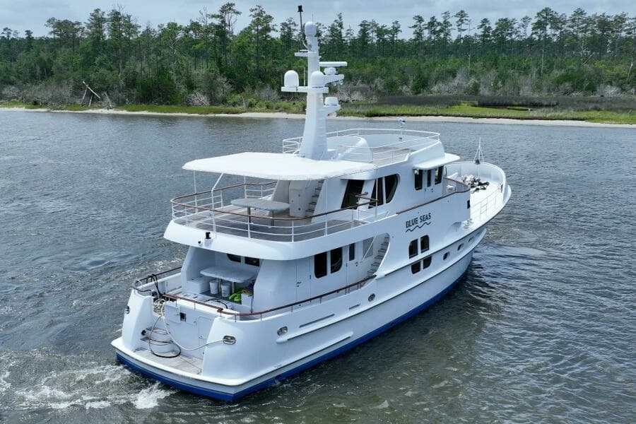 2006 Farmont 70 Expedition Yacht
