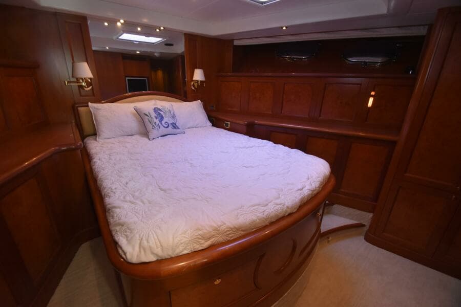 2006 Farmont 70 Expedition Yacht