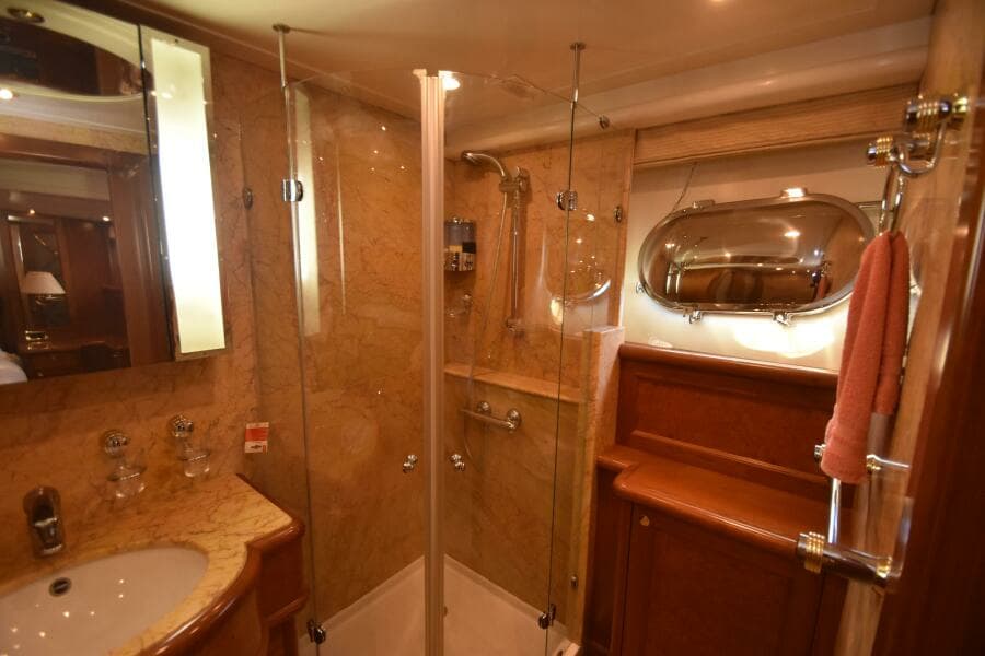 2006 Farmont 70 Expedition Yacht