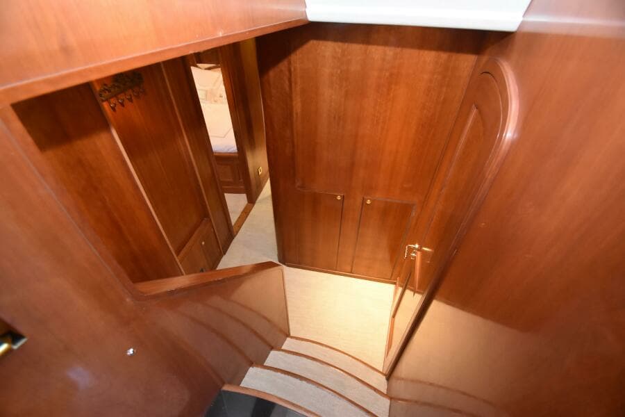 2006 Farmont 70 Expedition Yacht