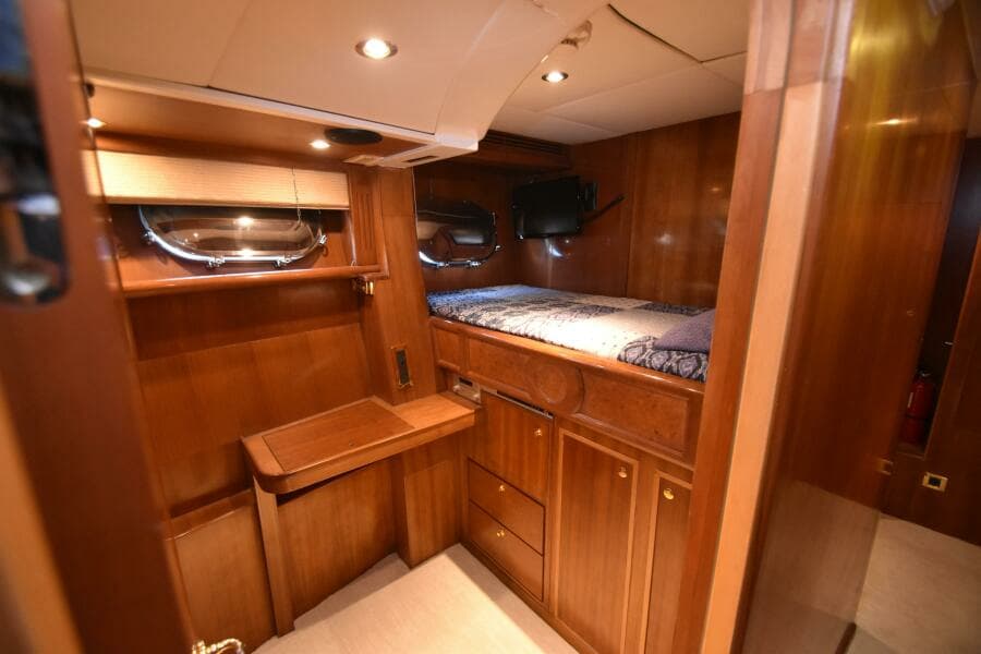 2006 Farmont 70 Expedition Yacht