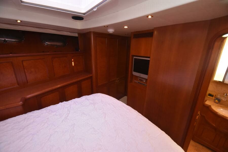 2006 Farmont 70 Expedition Yacht