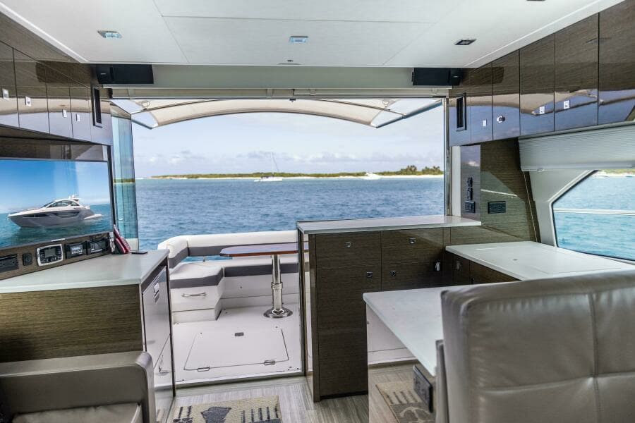 2019 Cruisers Yachts 50 Cantius