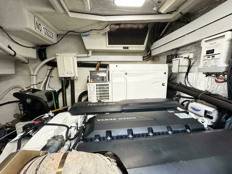 2019 Cruisers Yachts 50 Cantius