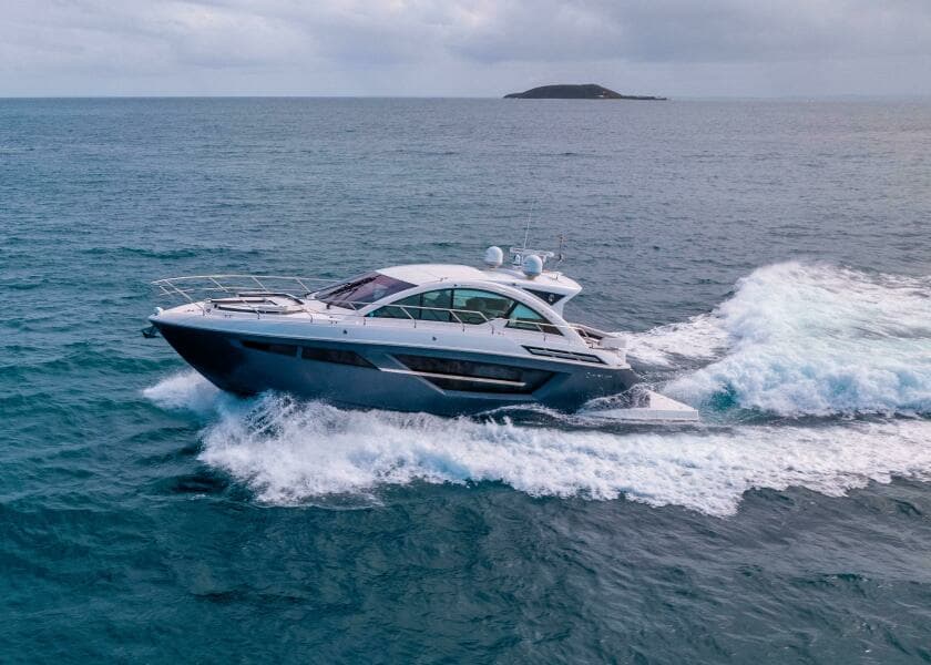 2019 Cruisers Yachts 50 Cantius