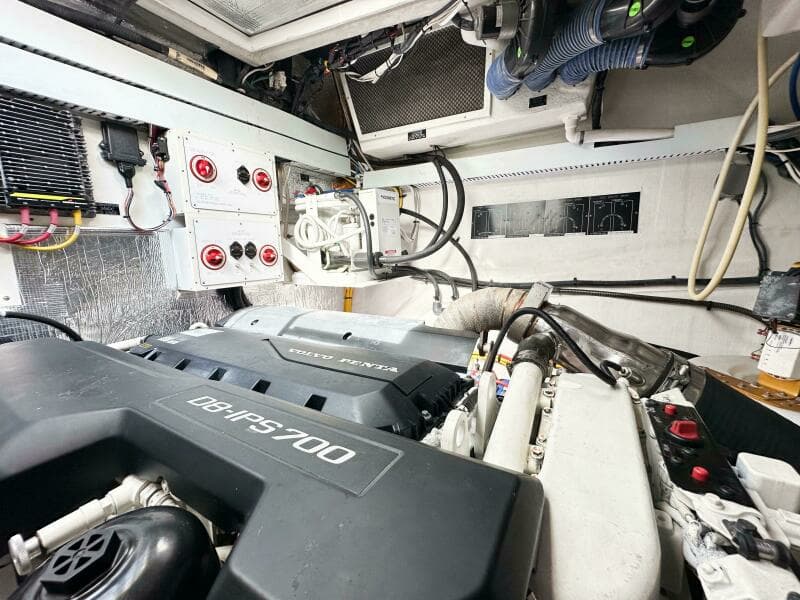 2019 Cruisers Yachts 50 Cantius