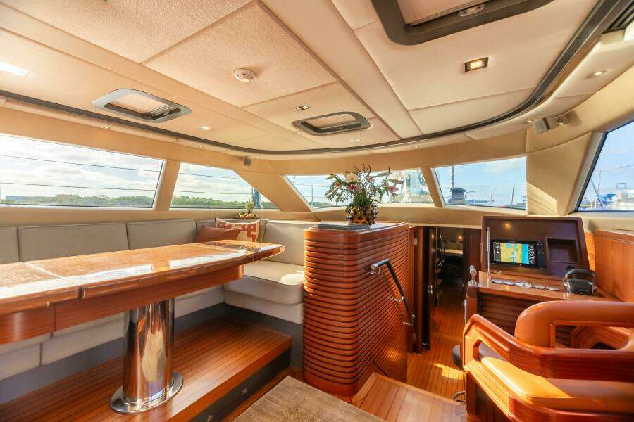 2011 Alia Yachts Warwick 82 LK