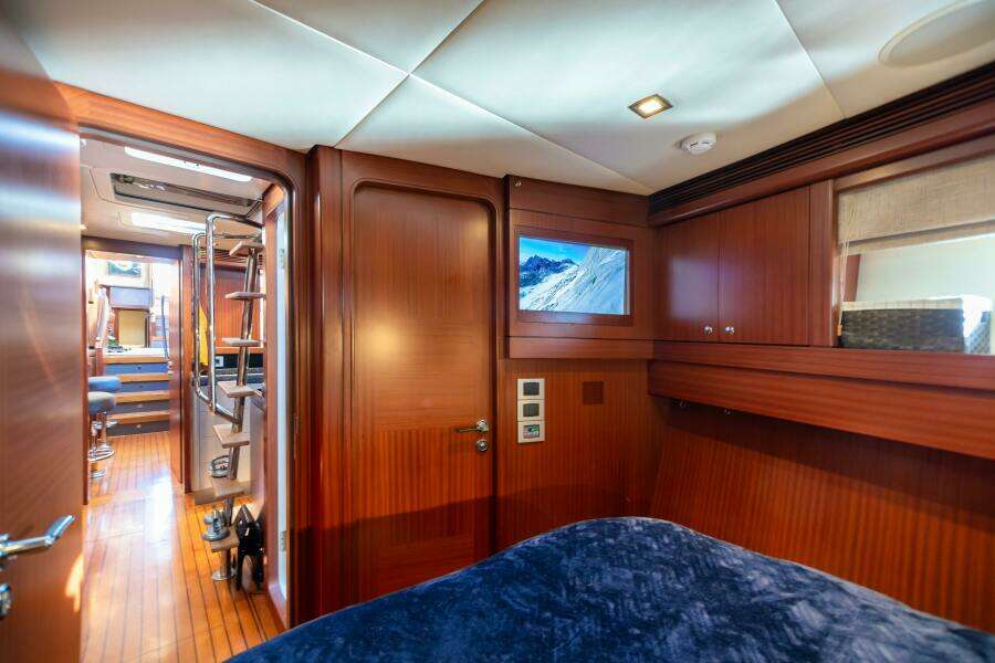 2011 Alia Yachts Warwick 82 LK