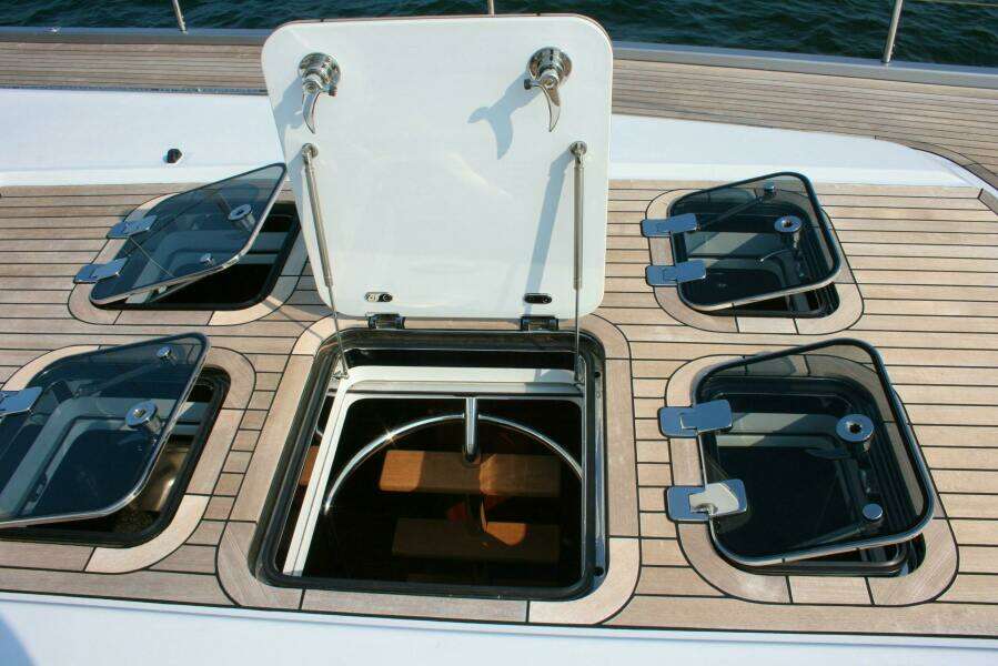 2011 Alia Yachts Warwick 82 LK