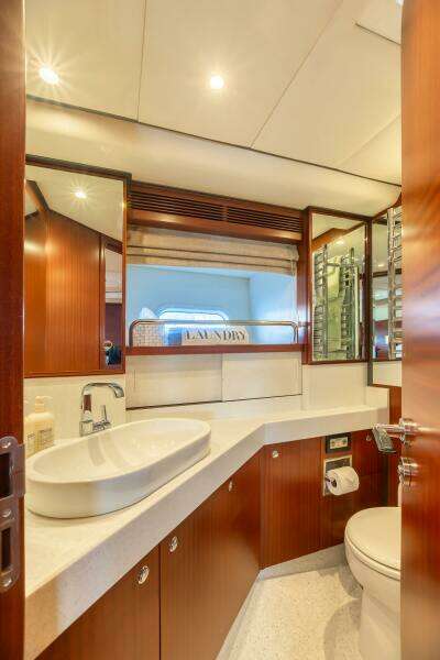 2011 Alia Yachts Warwick 82 LK