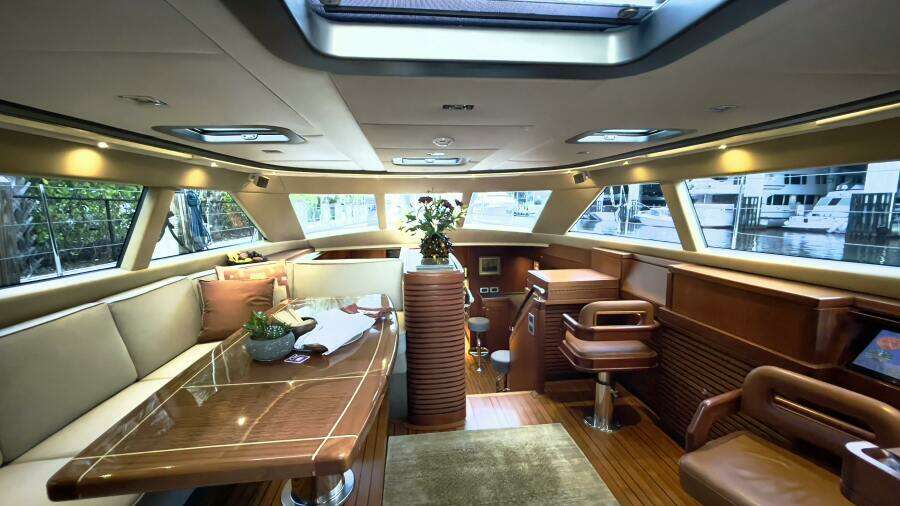 2011 Alia Yachts Warwick 82 LK