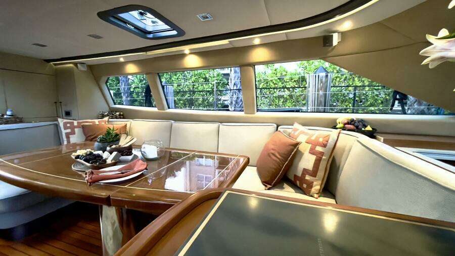 2011 Alia Yachts Warwick 82 LK