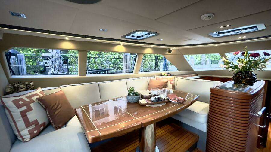 2011 Alia Yachts Warwick 82 LK
