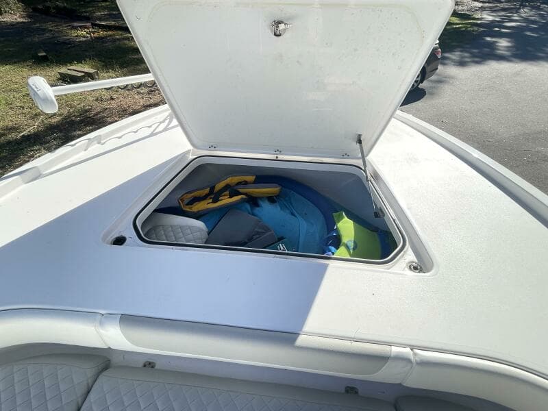 2022 Caymas 28 HB Twin