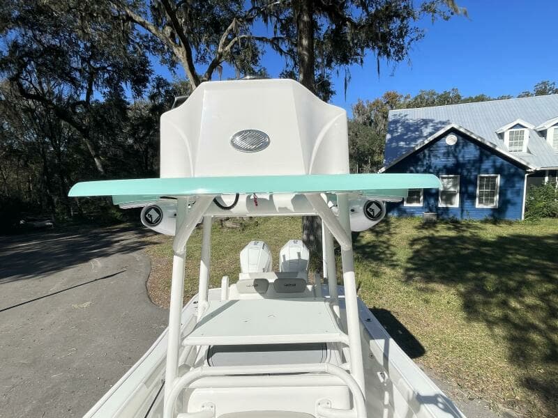 2022 Caymas 28 HB Twin