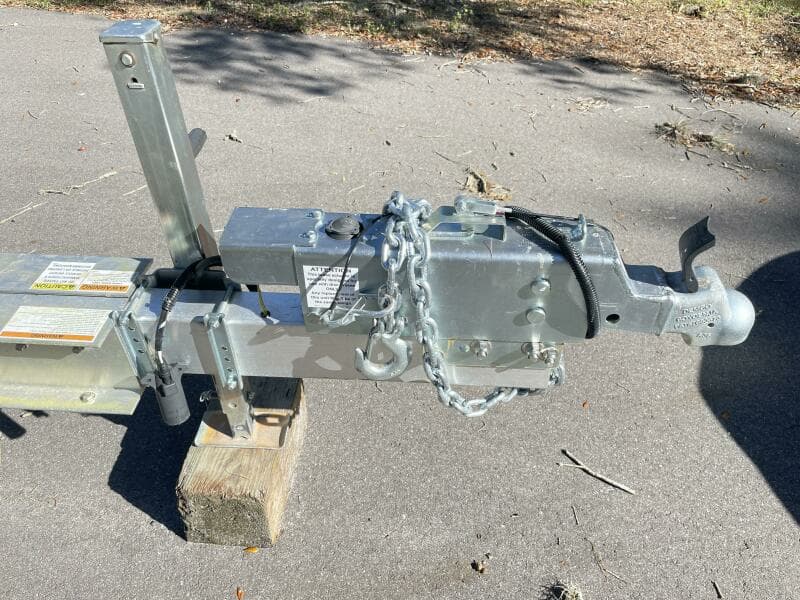 2022 Caymas 28 HB Twin