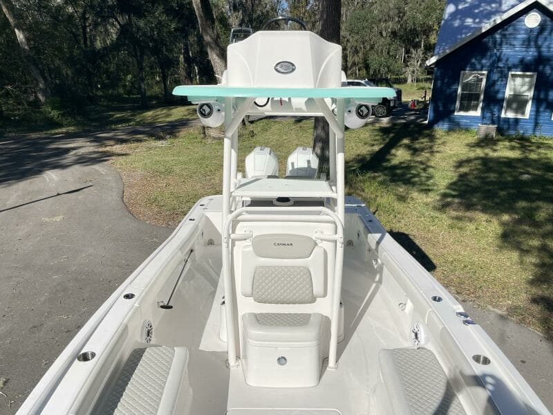 2022 Caymas 28 HB Twin