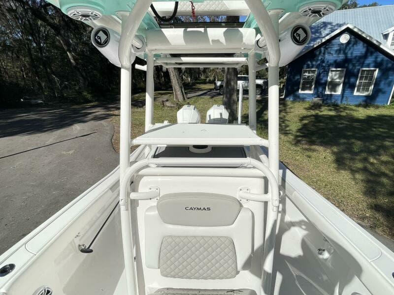 2022 Caymas 28 HB Twin