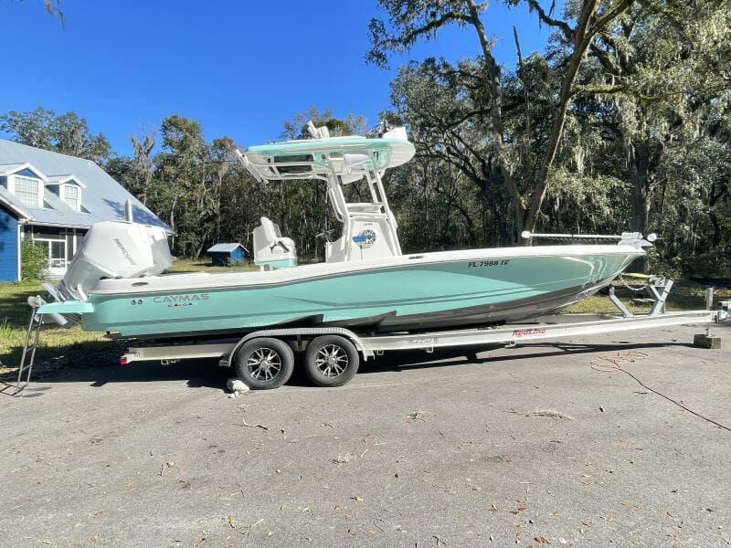 2022 Caymas 28 HB Twin