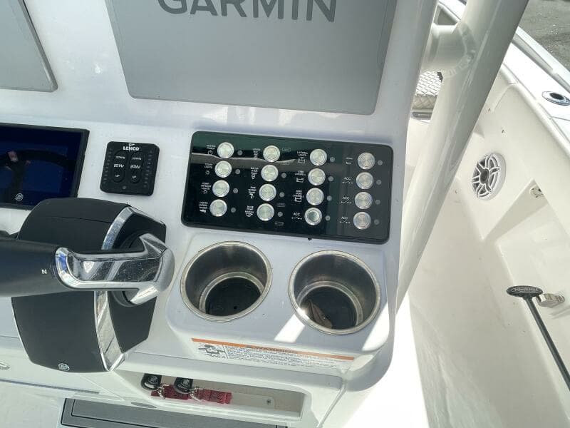 2022 Caymas 28 HB Twin