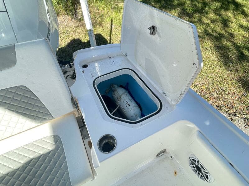 2022 Caymas 28 HB Twin