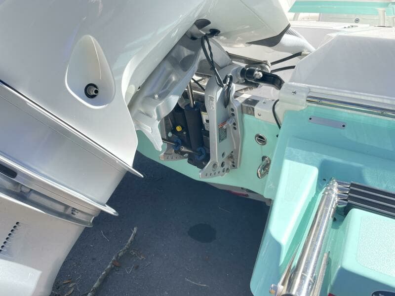 2022 Caymas 28 HB Twin