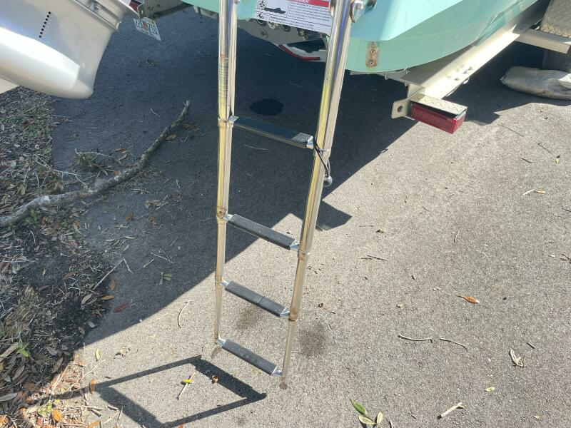 2022 Caymas 28 HB Twin