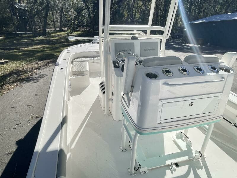 2022 Caymas 28 HB Twin