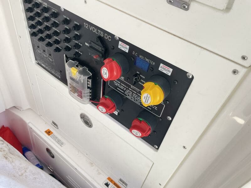 2022 Caymas 28 HB Twin