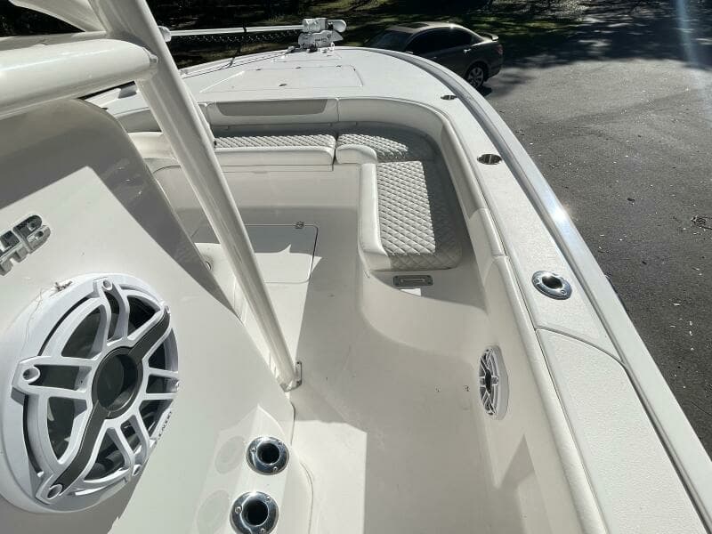 2022 Caymas 28 HB Twin