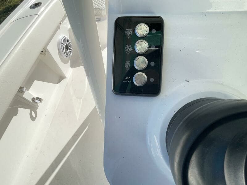 2022 Caymas 28 HB Twin