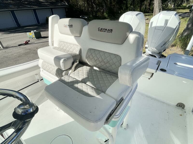 2022 Caymas 28 HB Twin