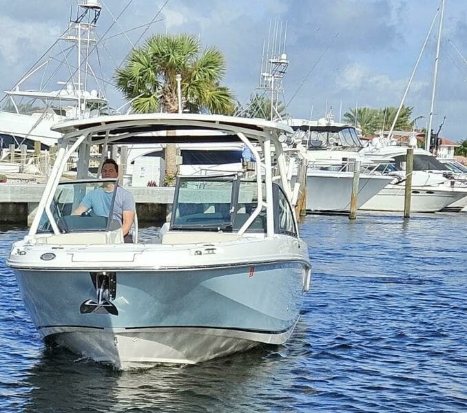 2016 Boston Whaler 270 Vantage