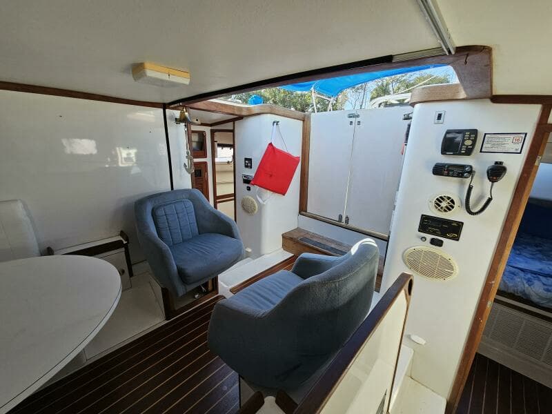 1992 Endeavour Catamaran 30