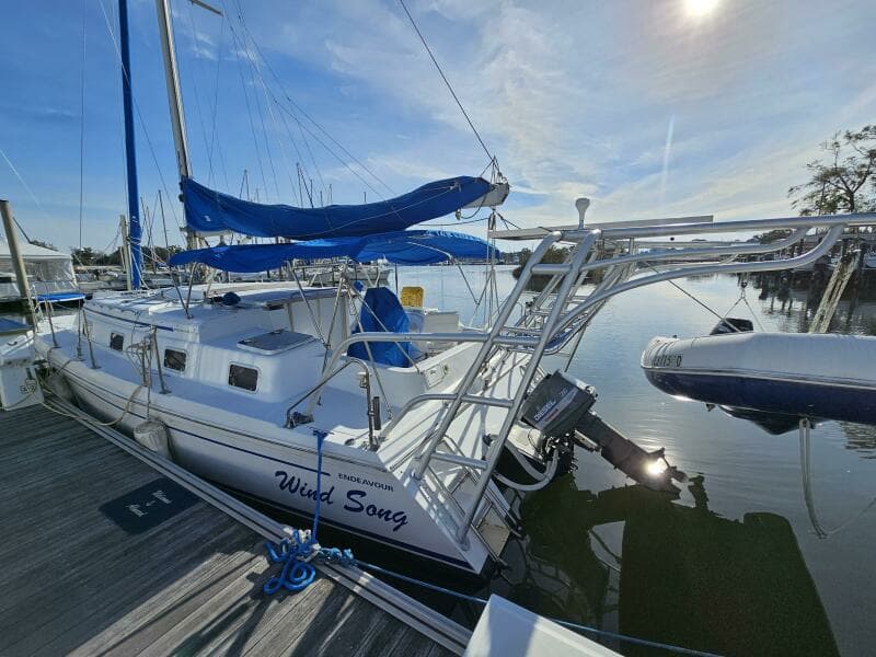 1992 Endeavour Catamaran 30