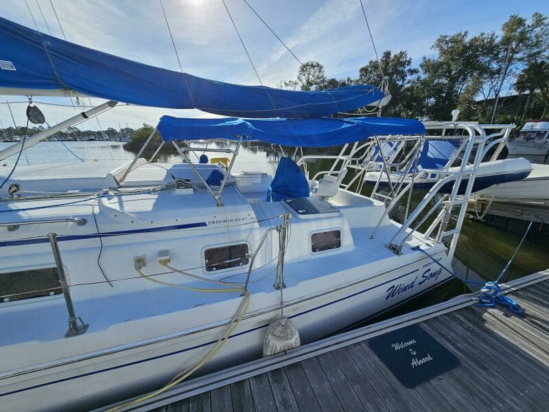 1992 Endeavour Catamaran 30