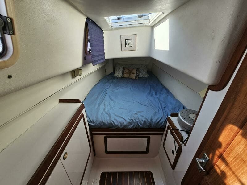 1992 Endeavour Catamaran 30